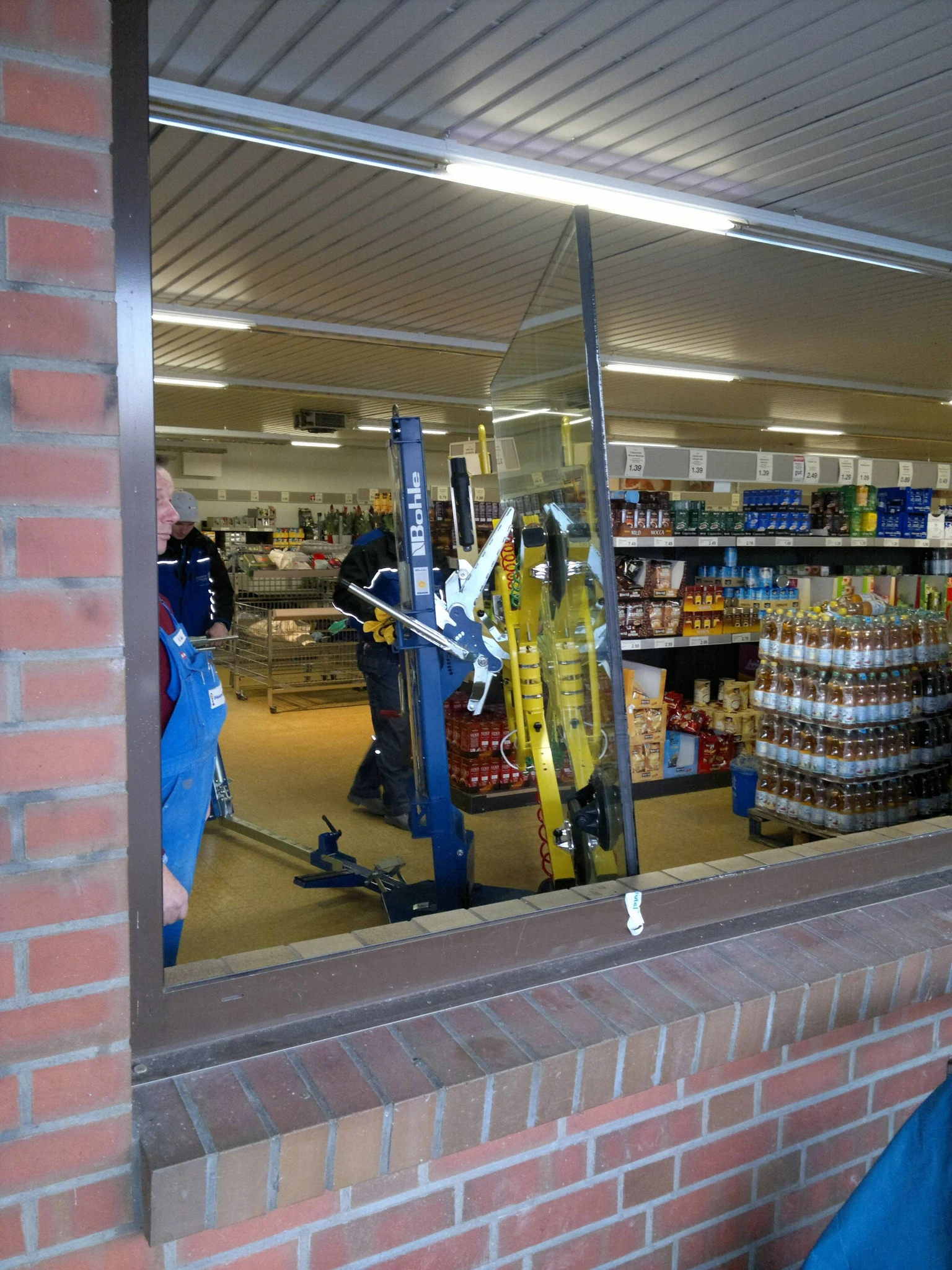 Schaufenster & Gewerbeverglasung - Professionelle Glasarbeiten von Glaserei W.Beutel